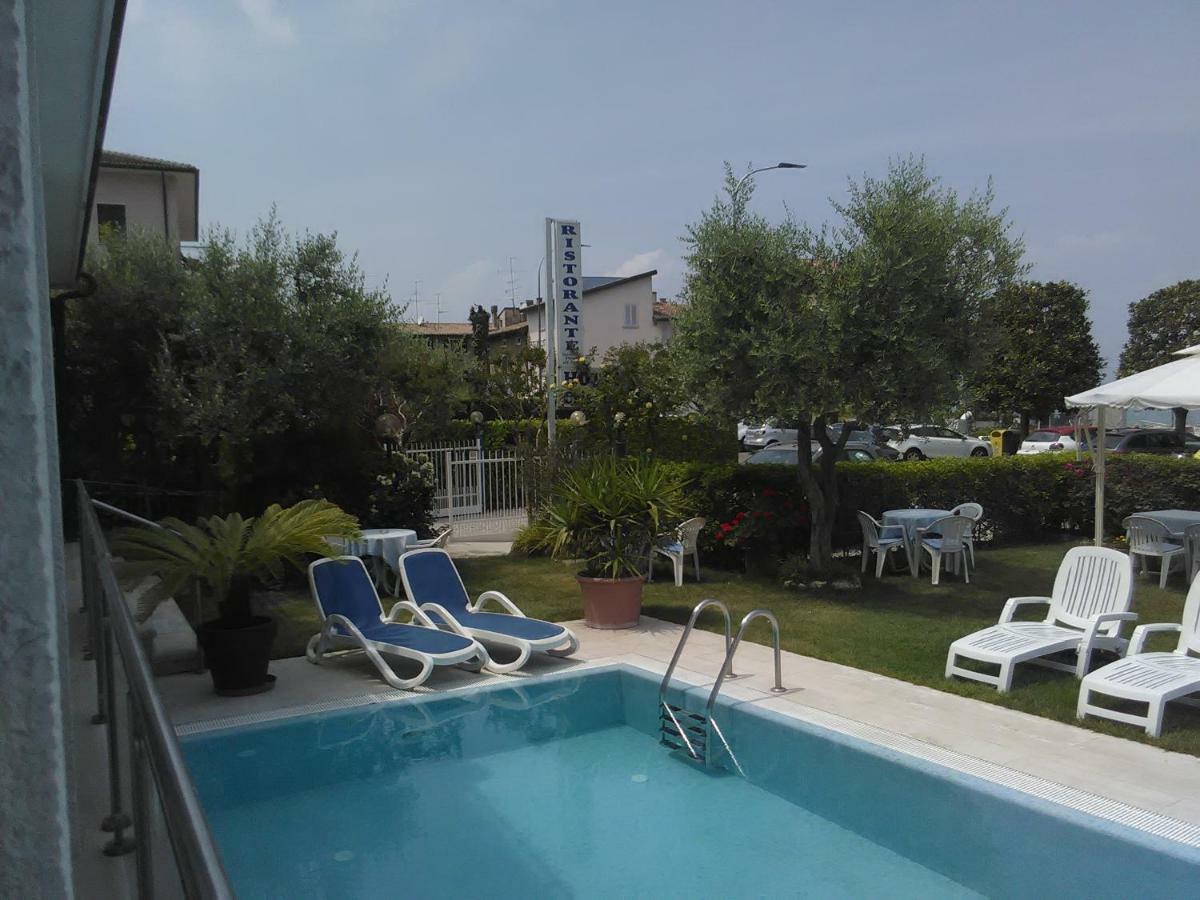 Hotel Cristallo Peschiera del Garda Exterior foto